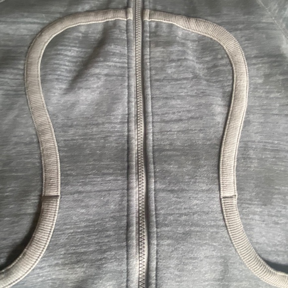 lululemon athletica Scuba Hoodie - Picture 5 of 8